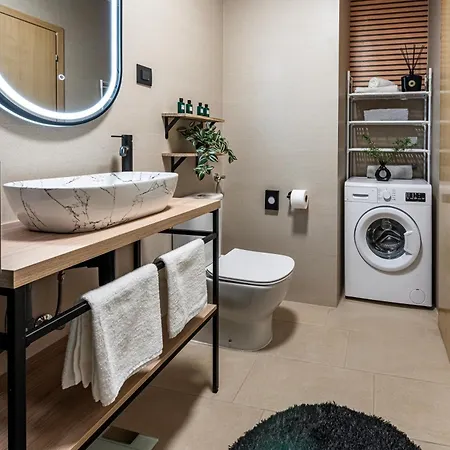 Luxury Stella In A Natural Setting Apartment