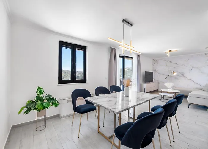 Luxury Stella In A Natural Setting Apartament Makose