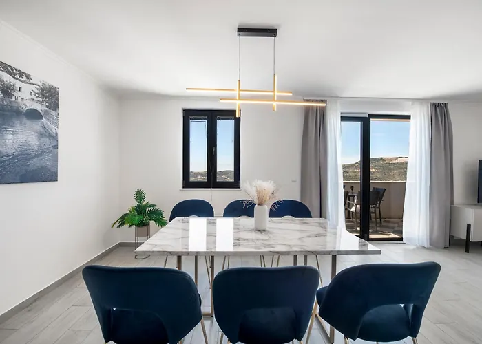 Luxury Stella In A Natural Setting Apartament Makose