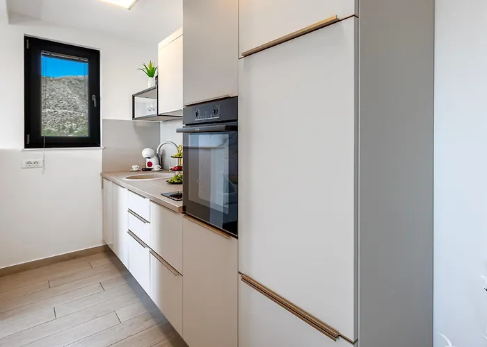 Apartament Luxury Stella In A Natural Setting Makose