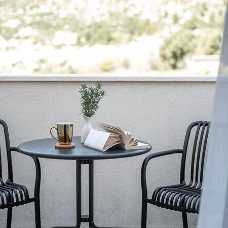 Luxury Stella In A Natural Setting Apartament Makose