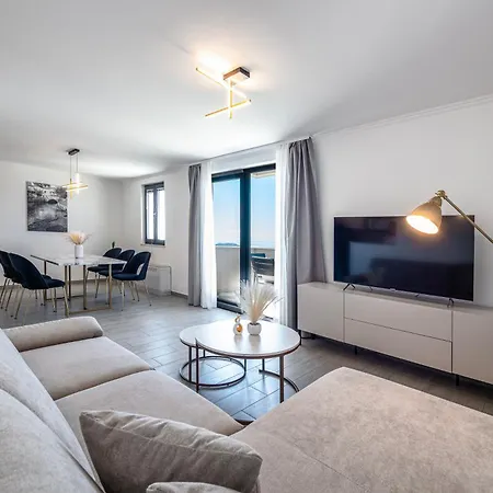 Apartman Luxury Stella In A Natural Setting Makose