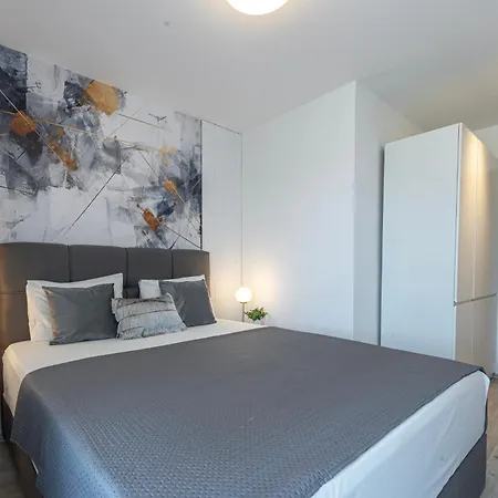 Apartment Luxury Stella In A Natural Setting Makose