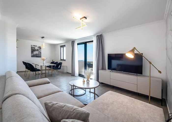 Apartment Luxury Stella In A Natural Setting Makose